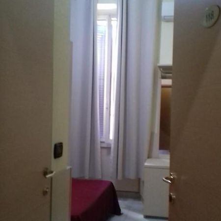 Guest House Hola Roma المظهر الخارجي الصورة