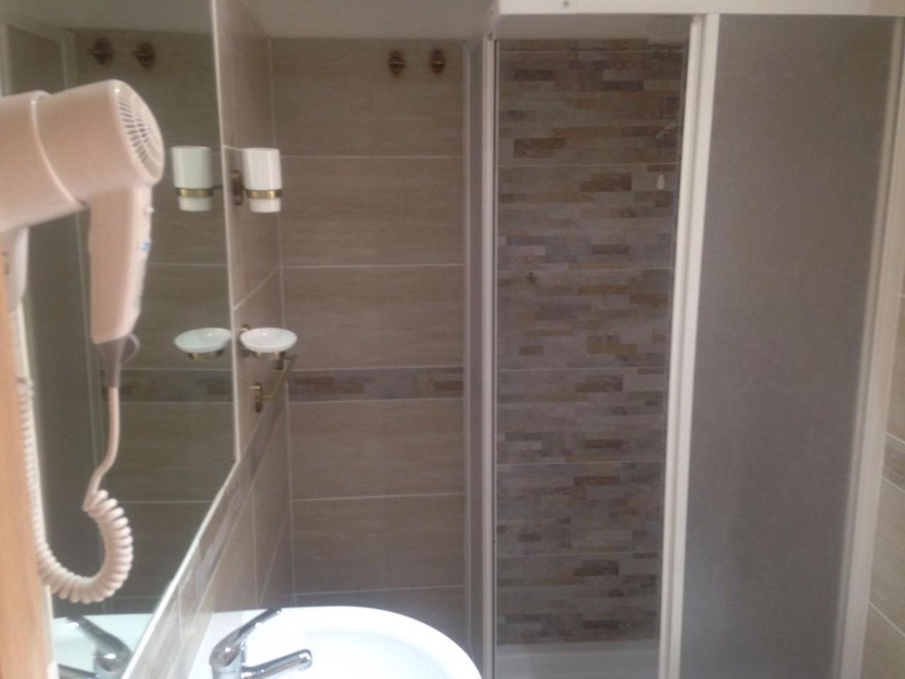 Guest House Hola Roma المظهر الخارجي الصورة