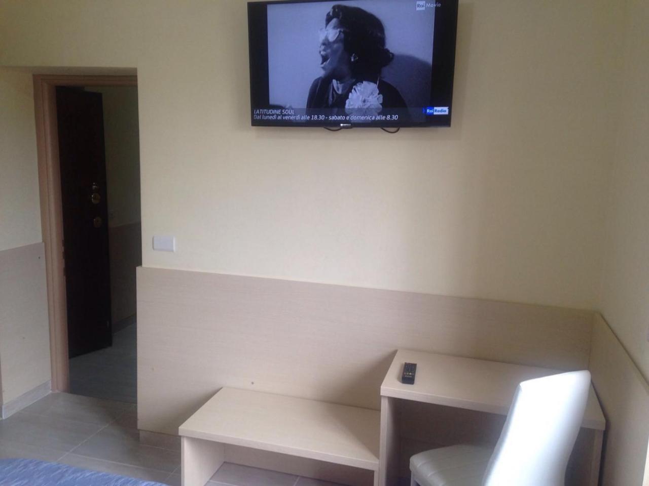 Guest House Hola Roma المظهر الخارجي الصورة