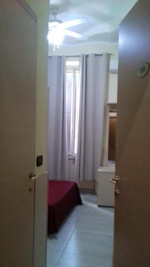 Guest House Hola Roma المظهر الخارجي الصورة