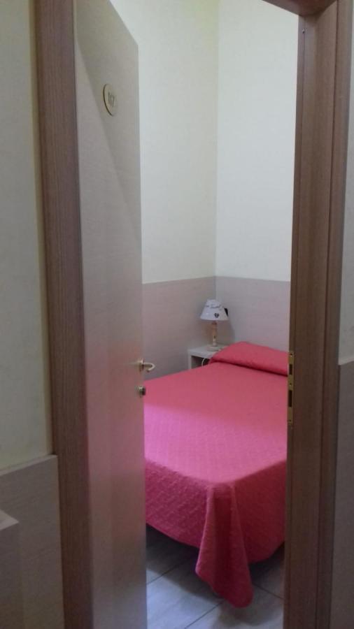 Guest House Hola Roma المظهر الخارجي الصورة